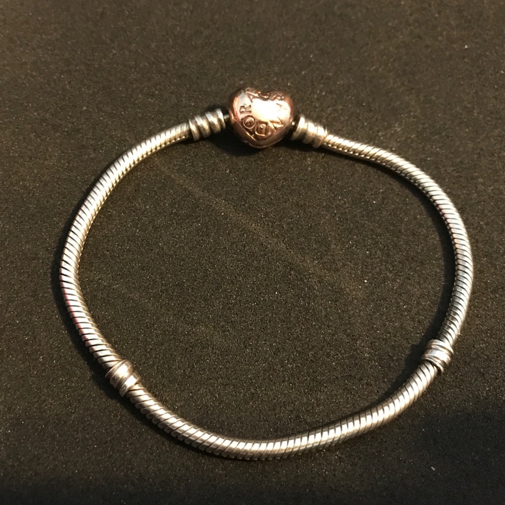 SOLD 🚫🚫🚫🚫pandora bracelet rose gold